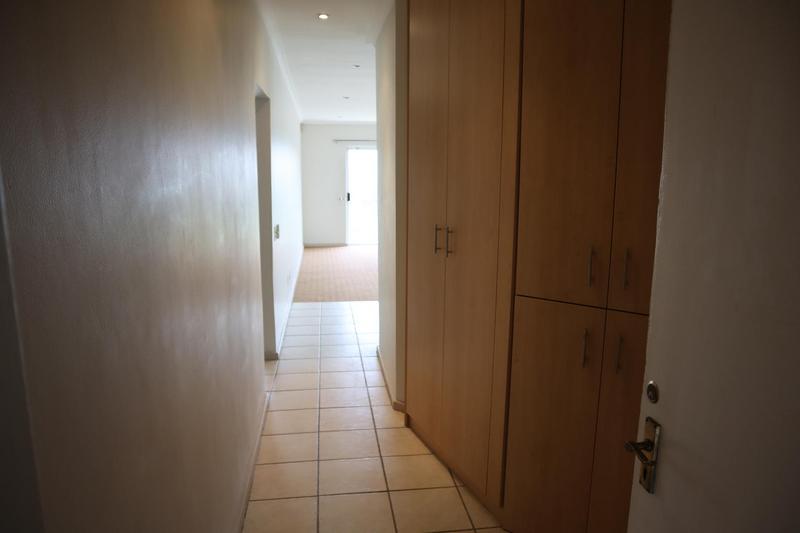 To Let 2 Bedroom Property for Rent in Vredehoek Western Cape